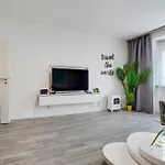 Katies - Zentral - 4 - 7 Personen - 2 Parken - Nintendo Switch - Disneyplus - E-kamin Appartamento