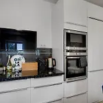 Katies - Zentral - 4 - 7 Personen - 2 Parken - Nintendo Switch - Disneyplus - E-kamin *