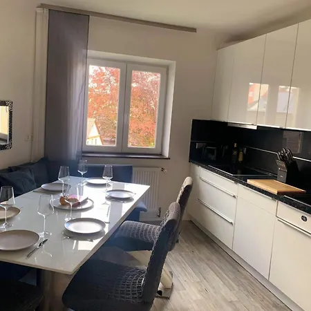 Katies - Zentral - 4 - 7 Personen - 2 Parken - Nintendo Switch - Disneyplus - E-kamin * Augsburg