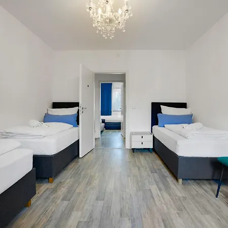 Katies - Zentral - 4 - 7 Personen - 2 Parken - Nintendo Switch - Disneyplus - E-kamin Appartement