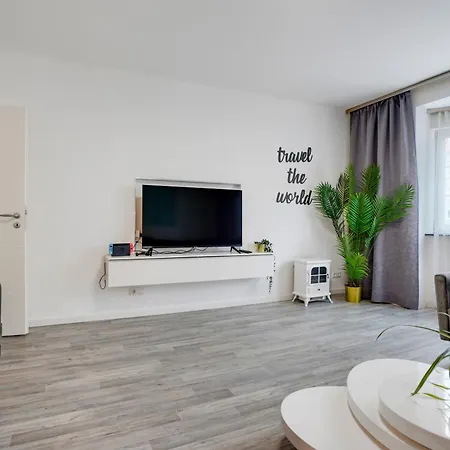 Katies - Zentral - 4 - 7 Personen - 2 Parken - Nintendo Switch - Disneyplus - E-kamin Apartment
