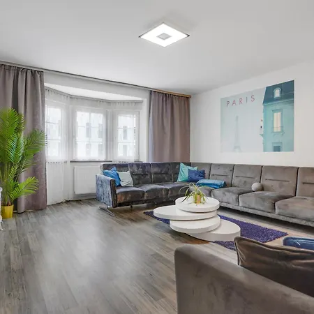 Apartment Katies - Zentral - 4 - 7 Personen - 2 Parken - Nintendo Switch - Disneyplus - E-kamin Augsburg