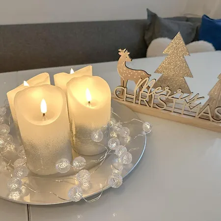 Katies - Zentral - 4 - 7 Personen - 2 Parken - Nintendo Switch - Disneyplus - E-kamin Apartment Augsburg