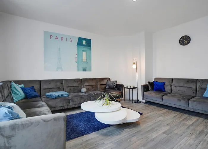 Katies - Zentral - 4 - 7 Personen - 2 Parken - Nintendo Switch - Disneyplus - E-kamin Appartement Augsburg