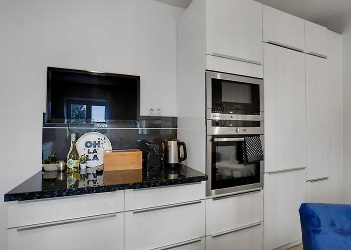 Katies - Zentral - 4 - 7 Personen - 2 Parken - Nintendo Switch - Disneyplus - E-kamin *